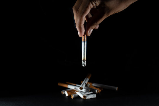 Persona abandonando su adicci&oacute;n al cigarrillo