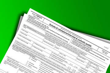 Obraz premium Form 13614-C (it) documentation published IRS USA 44327. American tax document on colored