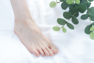 女性の足　フットケアイメージ