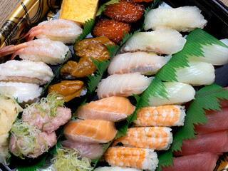 テイクアウト用のにぎり寿司