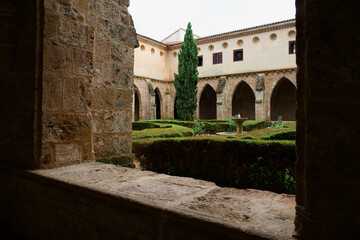 Fototapeta premium patio interior de un monasterio