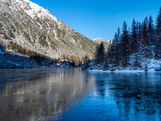 Zamarzające Morskie Oko - Schronisko nad Morskim Okiem - Tatry Polska - obrazy, fototapety, plakaty