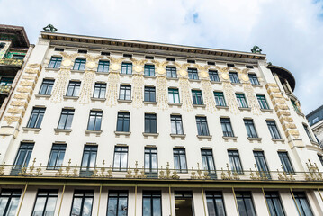 Fototapeta na wymiar Facade of an old classic building in Vienna, Austria
