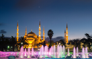 Fototapeta na wymiar Blue Mosque with fountain in Istanbul