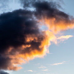 Fototapeta na wymiar clouds in the light of an autumn morning