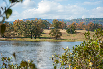 Obraz premium LARGE HORSE RANCH PROPERTY WITH LAKE AND HILLS