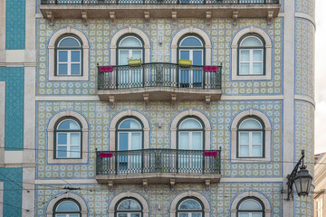Fototapeta premium Traditional style Portuguese Building with balcony - Lisbon, Portugal
