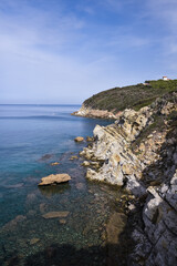 Fototapeta na wymiar Toskanische Küste im Herbst bei Baratti