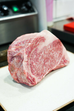 Un corte de ternera de la raza wagyu procedente de la ciudad de Kobe en una parrillada argentina