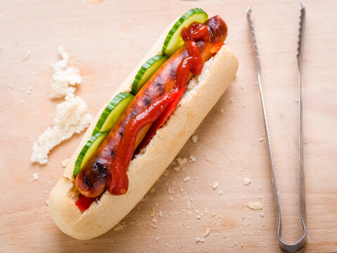 Homemade hot dogs - tasty and inexpensive fast food