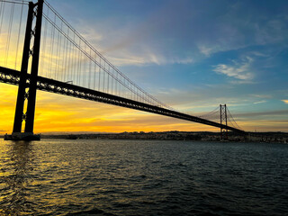 Fototapeta na wymiar Most 25 kwietnia, Lizbona