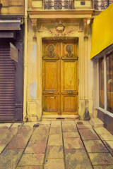 Door in Paris brown.
