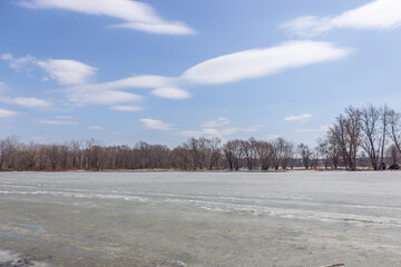 Obraz premium Beautiful winter landscape at the ravine Petrie Island, Ottawa