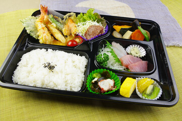 松阪肉の入った仕出し弁当