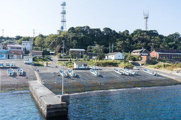 Fototapeta premium 日本の熱海の初島の漁港の風景