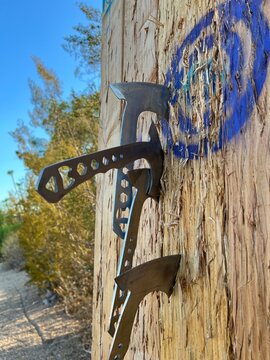 Throwing Axes On Target