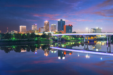 Fototapeta na wymiar Little Rock, Arkansas, USA downtown skyline on the Arkansas River