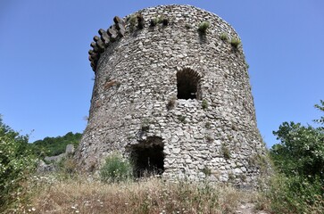 Mercato San Severino - Torre a Rondella del Castello Sanseverino dall'esterno