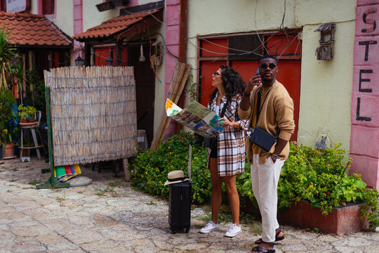 Two tourists waiting for uber