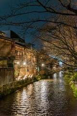 Fototapeta na wymiar canal at night