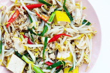 Fried bean sprouts with minced pork and tofu