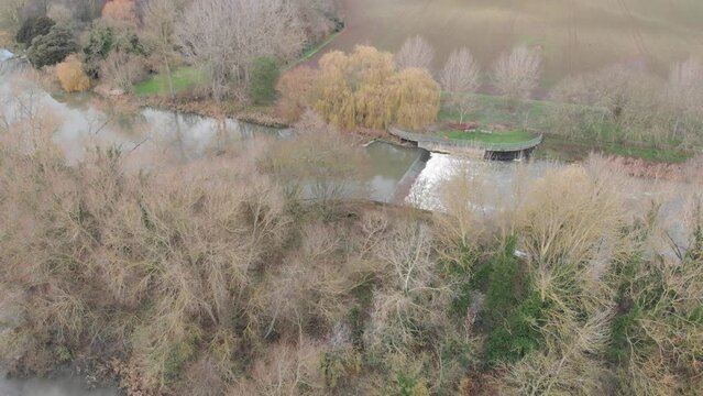 Swallon river ouse and weir approaching Oakley in Bedfordshire