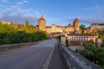 Fototapeta na wymiar Semur-en-Auxois en Bourgogne