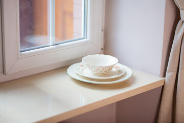 Porcelain plates and bowls