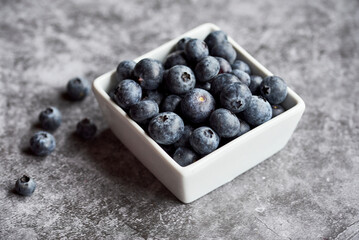 Blaubeeren in Schale 