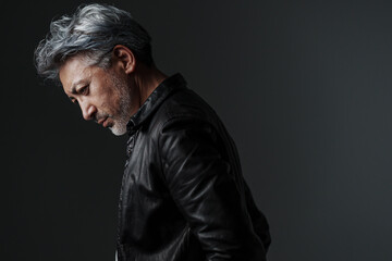 Obraz premium グレイヘア・男性