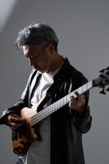 Bass・演奏・男性 © naka