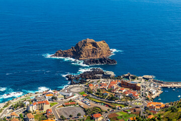 Auf dem Weg zur Nordseite von Madeira unterhalb von Porto Muniz mit fantastischem Blick auf den...