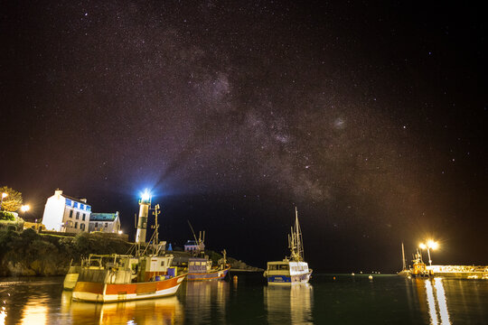 Voie lact&eacute;e au dessus du port de Doelan