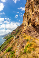 Unterwegs an der Westküste von Madeira mit fantastischem Blick auf den Atlantik - Madeira - Portugal 