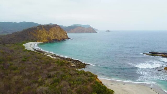 playa de los frailes en ecuador vista desde el aire