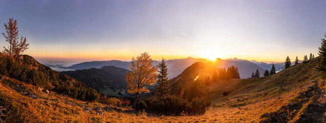 Sonnenaufgang am Hirschberg über dem Tegernsee