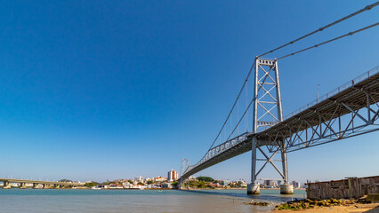 céu azul e as pontes de  Florianopolis Santa Catarina Brasil Florianópolis