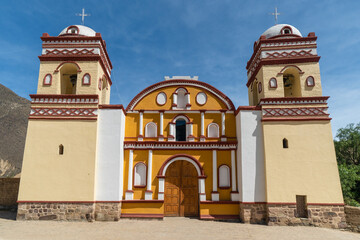 Huaytar&aacute;, Peru, a small church at 2800 meters above sea level (Iglesia de San Juan Bautista de Huaytar&aacute;)