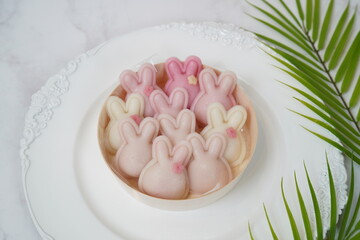 쌀로만든 토끼, 병아리 모양의 바람떡 © 정욱 장