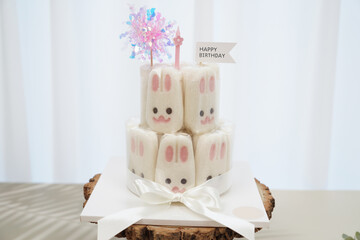 백설기로 만든 토끼모양의 떡 케이크, 아이들이 좋아하는 떡 간식 토끼설기 © 정욱 장