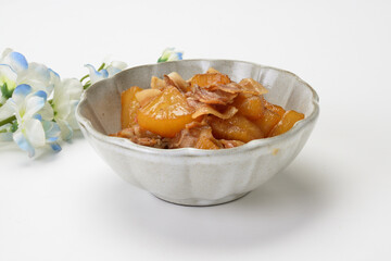 豚バラと大根の煮物