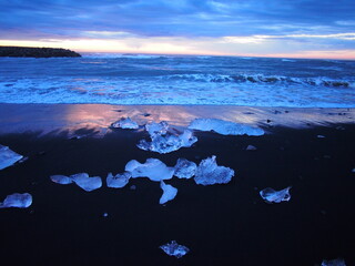 アイスランドのダイアモンドビーチの流氷