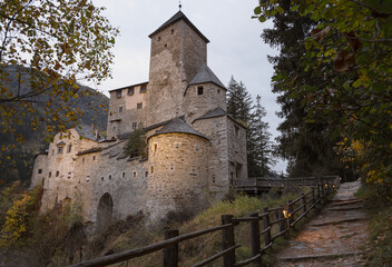 Fototapeta na wymiar Castle Taufers on an autumnal evening