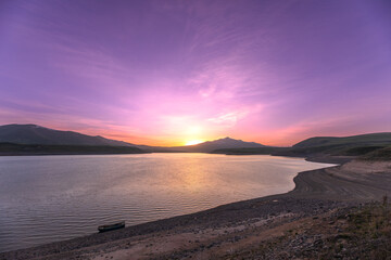 Fototapeta na wymiar Lake and sunset