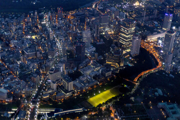 夜の四ツ谷駅上空から紀尾井町方向を空撮