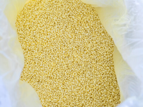 Light Yellow Small Round Granules Are Chemical Fertilizers, Calcium Nitrate