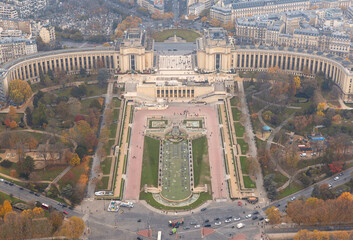 Views of the landscape of the city of Paris and the Jardins du Trocadéro from the Eiffel Tower - obrazy, fototapety, plakaty