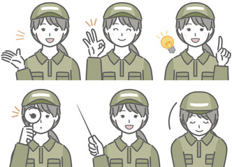 解説する若い女性配達員