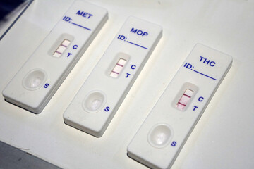 The Morphine (MOP) rapid test. Methamphetamine (MET) rapid test. Tetrahydrocannabinol (THC) rapid test.