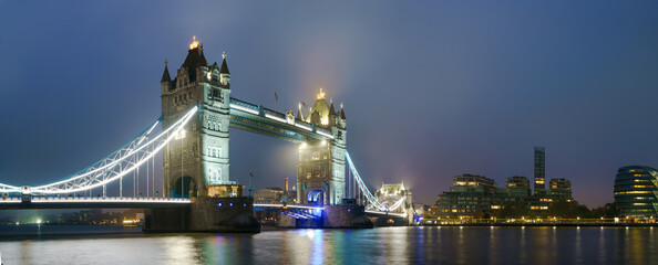 Naklejka na ściany i meble Tower Bridge at night in London. England